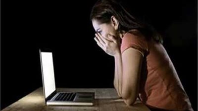 أمين الفتوى يحذر الفتيات: لا ترسلي صورك الشخصية إلى خطيبك