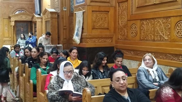 أقباط بورسعيد يؤدون