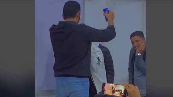 مشهد من الفيديو 