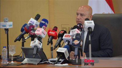 منح موانئ أبو ظبي تشغيل محطات الركاب السياحية.. والوزير: نستطيع الإدارة ولكن هدفنا الاستثمار