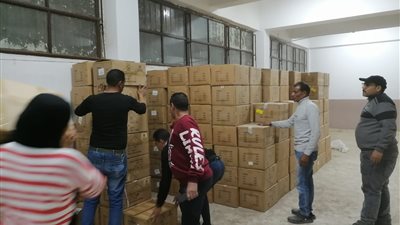 قبل الامتحانات بأيام.. تسليم 65779 تابلت لطلاب الصف الأول الثانوي بالجيزة