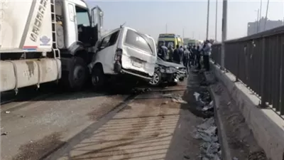 إصابة 6 أشخاص إثر حادث تصادم سيارتين بالجيزة