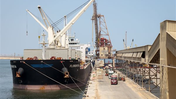 ميناء دمياط