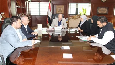 محافظ بني سويف يوجه بصرف إعانة لـ أرملة لتجاوز أزمتها المادية وتوفير الدعم اللازم لأسرتها 