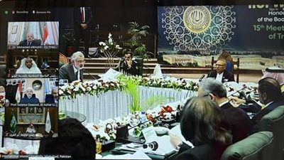 الخشت يشارك في اجتماع مجلس أمناء الجامعة الإسلامية العالمية بحضور الرئيس الباكستاني