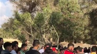 تشييع جثمان شاب لقي مصرعه على يد أصدقائه بسبب أموال جمعية بالخانكة |صور