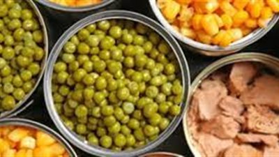 تقارير: الأغذية المعلبة والأطعمة الجاهزة تحتوي على نسبة عالية من البلاستيك