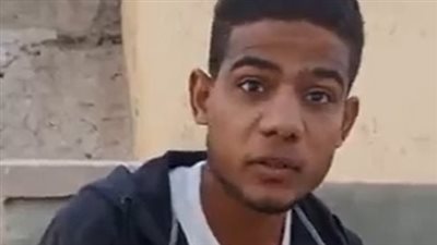 طالب تمريض يولّد جارته على ضوء الهاتف المحمول بقنا: كنت راجع من ماتش كورة ووالدتها قالتلي الحق بنتي بتولد| بث مباشر 