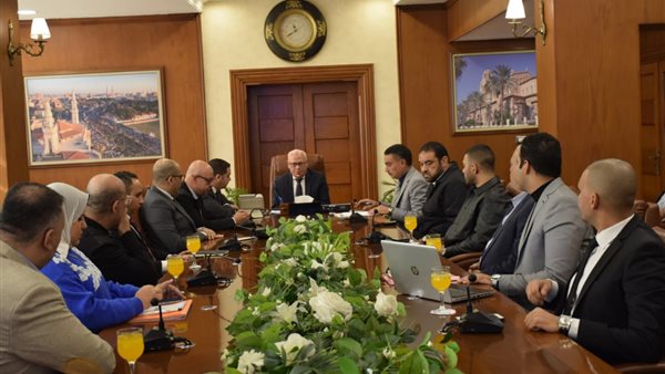 محافظ بورسعيد يستقبل