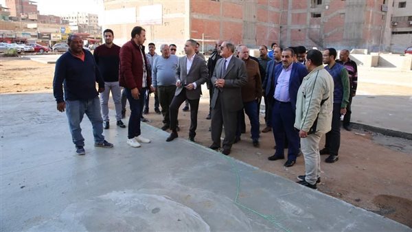 محافظ كفر الشيخ أثناء