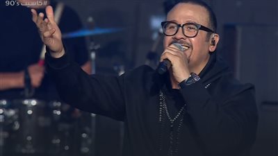 ألبوم جديد.. هشام عباس يهدي جمهوره أغنية كلامها حلو
