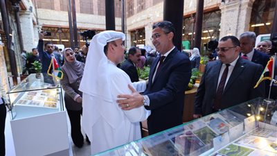 رئيس البريد يفتتح المعرض العربي للطوابع