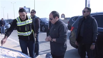 السيسي يتفقد عددًا من الطرق والمحاور بمنطقة القاهرة الجديدة | بث مباشر