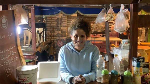 ندي لاعبة الكرة تبيع