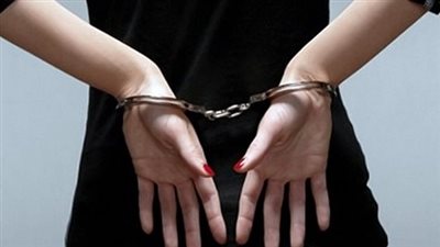 تفاصيل ضبط البلوجر نادين طارق بتهمة بث فيديوهات خادشة للحياء على تيك توك | بث مباشر