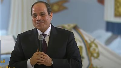 السيسي: الظروف الصعبة والأزمات طول ما احنا مع بعض هتنتهي.. المهم بلدنا بخير