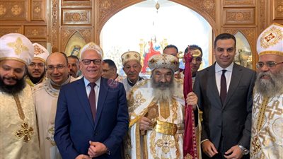 محافظ بورسعيد يزور عددا من الكنائس ويقدم التهنئة للمسيحيين بعيد الميلاد المجيد| صور