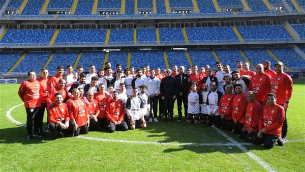 السيسي يلتقط صورة