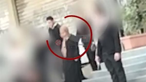 المتهمة خلال تمثيل