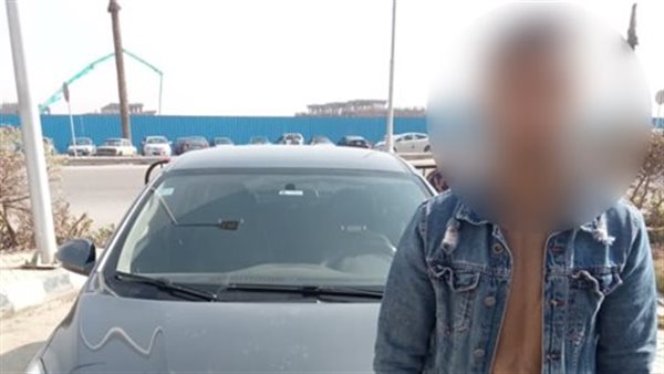 السائق والسيارة المشار