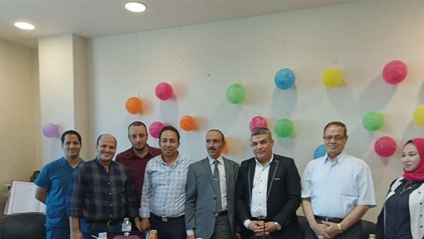 الطاقم الطبي بمستشفى