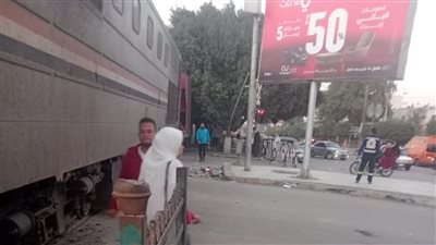 توقف حركة القطارات لخروج قطار بضاعة عن القضبان ببني سويف