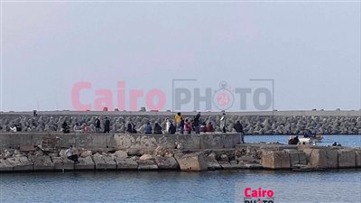 إقبال جماهيري على مرسى اليخوت وأحد شواطئ موقع تصوير فيلم الإسكندراني |صور