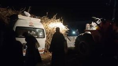 بينهم طبيب.. إصابة 4 أشخاص إثر تصادم ميكروباص بمقطورة في الأقصر