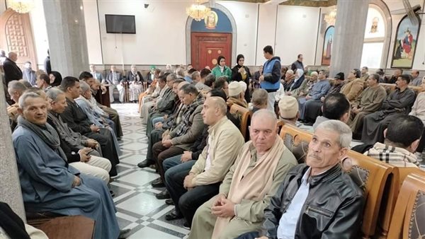 كنائس المنوفية تمتلئ