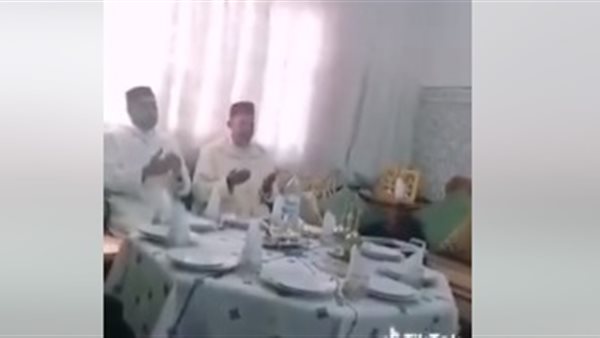 صورة من عزاء القطة