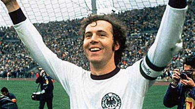 وفاة فرانك بكنباور قيصر كرة القدم الألمانية عن عمر يناهز 78 عاما