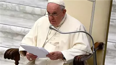 البابا فرانسيس يغادر المستشفى اليوم ويظهر علنًا لأول مرة منذ أسابيع