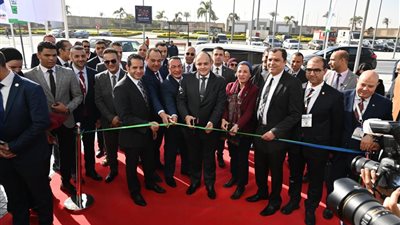 وزيرا الصناعة والبيئة يفتتحان فعاليات الدورة العاشرة من معرض إيجي بلاست