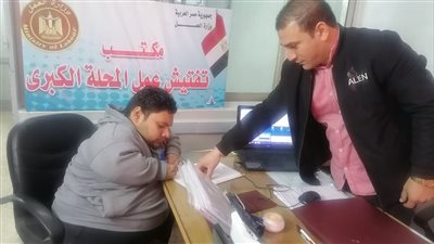 استجابه لرغبته.. شاب من ذوي الهمم يتسلم وظيفته بعد لقائه وزير العمل بـ 24 ساعة