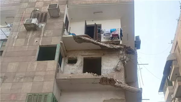 انهيار شرفة منزل