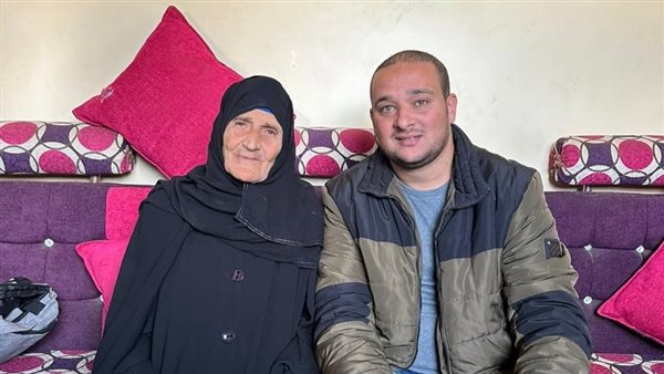 الحاجة عائشة ومحرر