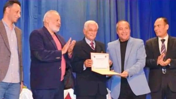 الدكتور يوسف نوفل