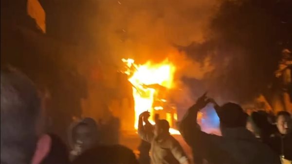 جانب من الحريق 