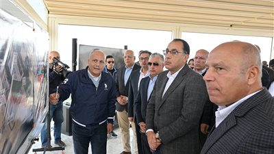 رئيس الوزراء يبدأ جولة تفقدية موسعة بمشروعات المنطقة الاقتصادية لقناة السويس