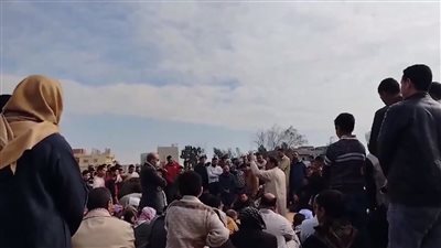 أهالي الشرقية يشيعون جثمان القارئ الشيخ إبراهيم عبد الغني إلى مثواه الأخير بمسقط رأسه | بث مباشر 