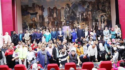 محافظ أسوان: اهتمام كبير من الرئيس السيسي بأبنائه ذوي الهمم