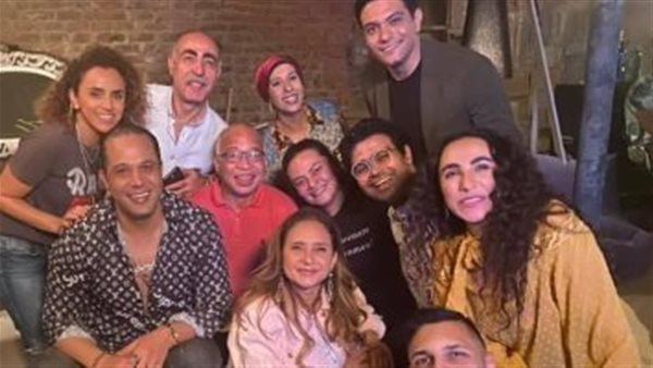 أبطال بـ 100 وش