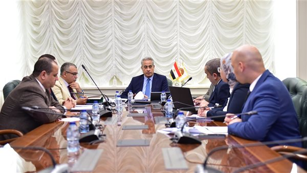 حسن شحاتة وزير العمل