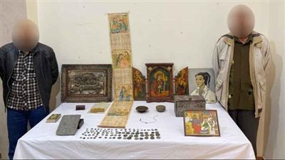 لوحات ومخطوطات وعملات.. ضبط 106 قطع أثرية تعود لعصور قديمة مختلفة بحوزة شخصين في الفيوم