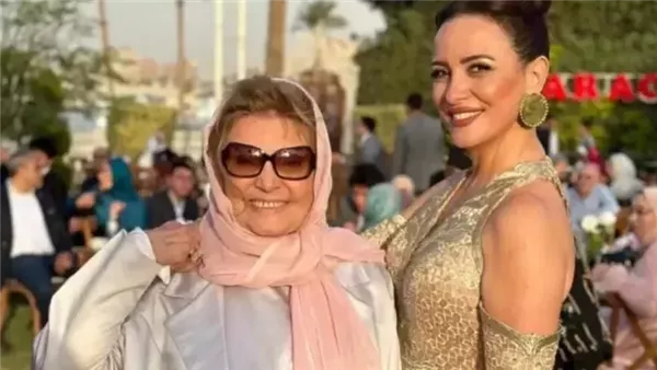 زوجة الفنان أشرف