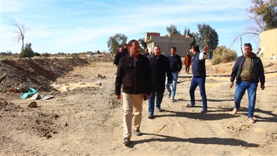 رفع كفاءة خزانات مياه الشرب بمشروعات حياة كريمة بقرى الفرافرة