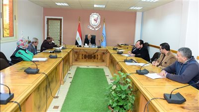 رئيس جامعة سوهاج: تجهيز غرفة عمليات كبرى لإجراء الجراحات الميكروسكوبية الدقيقة والمعقدة