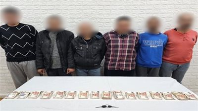 انتحلوا صفة الشرطة.. ضبط 6 أشخاص استولوا على أموال صاحب محل مفروشات بالقاهرة 