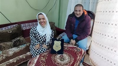 نورهان من قصار القامة تمحو أمية كبار السن بالمنوفية: خليت تنمر الناس دافع ليا | فيديو