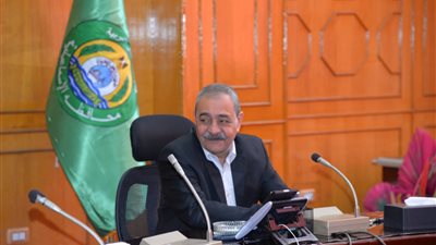 بتكلفة 471 مليون جنيه.. محافظ الإسماعيلية يناقش مشروعات جهاز تعمير سيناء بالمحافظة